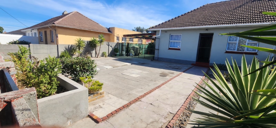 4 Bedroom Property for Sale in Athlone Western Cape